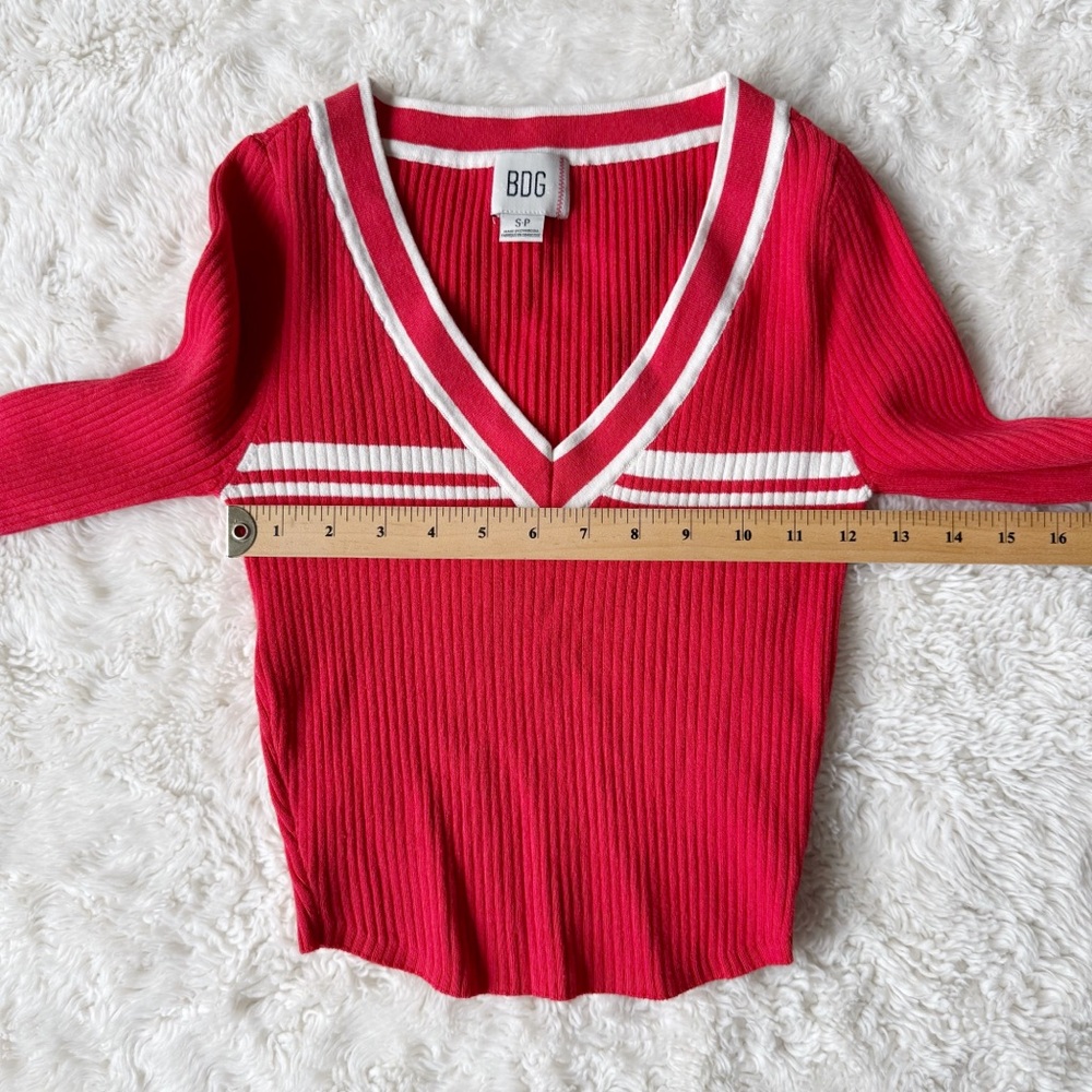 BDG Woman Red Ribbed V-Neck Crop Knit Sweater Top SMALL Tenniscore Preppy Chic - Picture 6 of 8
